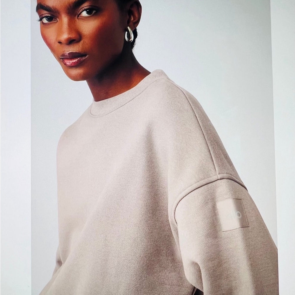 MOVING SALE - Alo Renown Heavy Weight Crew Neck Pullover